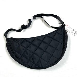 Uniqlo Round Shoulder Bag Quilted in black, NWT
